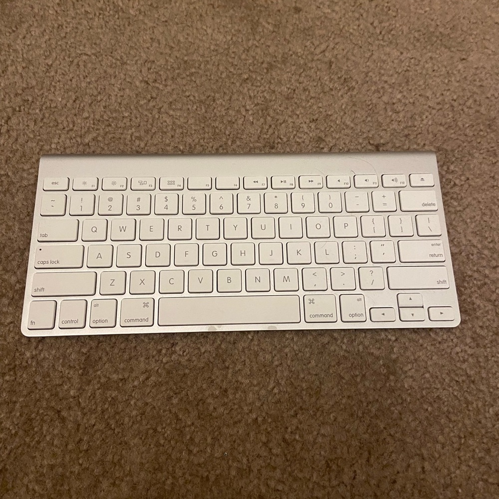 Apple Keyboard in White
